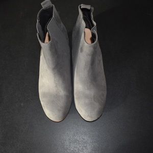 NWOT Loft Chelsea booties